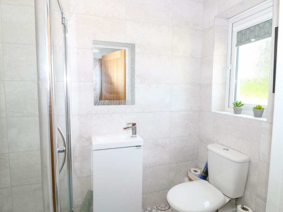 5 Yarmouth Cottages Freshwater Ngoại thất bức ảnh